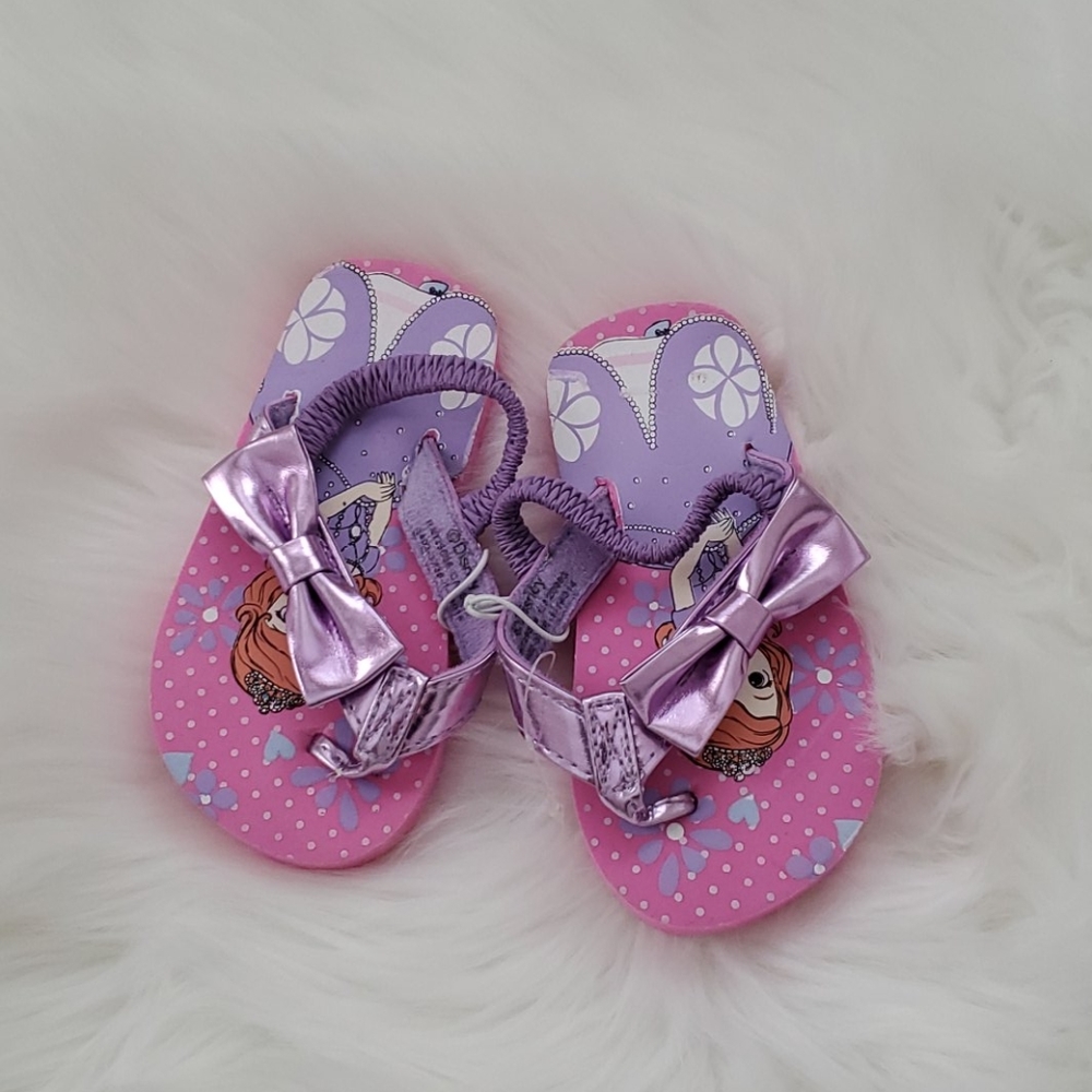 Disney size 5/6T.